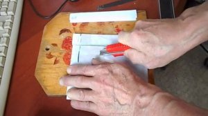 Пластиковые панели ПВХ.Как резать по длине вдоль ровно .при монтаже в прихожей, туалете.