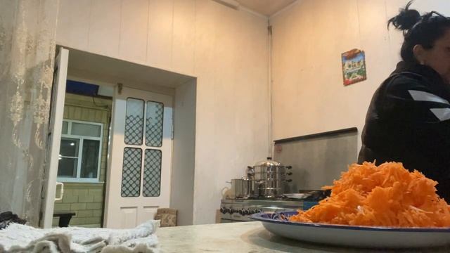Налепила пельменей) на вечер приготовила вкусно рыбу, у нас в гостях родственница смотреть онлайн