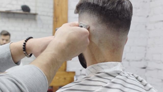 Мужская стрижка - мид фейд | Barbershop 812 x STRIZHKA смотреть онлайн