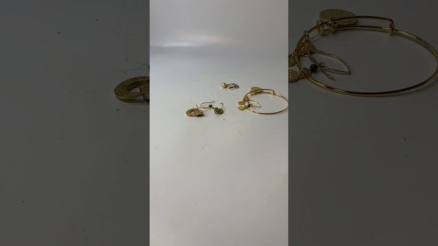 Goodwill Mystery Jewelry Bag Unbagging - Sterling & More!! смотреть онлайн