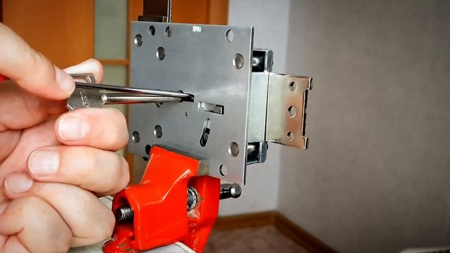 [ 64 ] КАК БЕЗ КЛЮЧА ОТКРЫТЬ ЗАМОК ОТ СЕЙФА смотреть онлайн