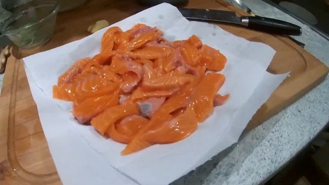 Новый вкус!!! Свежая форель с имбирем и кунжутом. Закуска из форели с васаби. смотреть онлайн