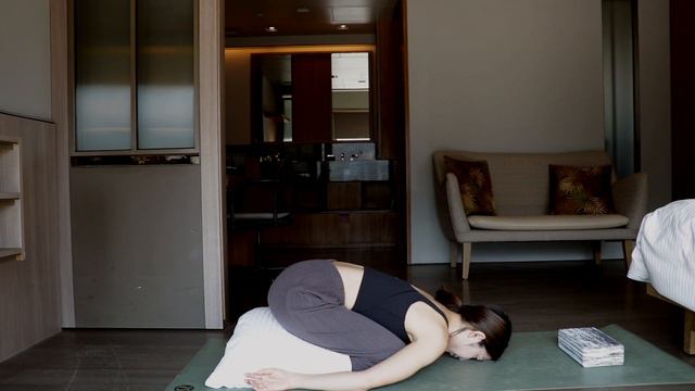 Yin Yoga for Worry & Anxiety | 20 Mins | Practice for Stress Relief смотреть онлайн