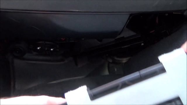 How to Change the Cabin (Pollen) Filter on a W204 Mercedes C-Class. смотреть онлайн