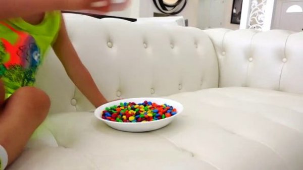 Learn colors with JOHNY JOHNY Yes Papa Nursery Rhymes & Kid Color FACE