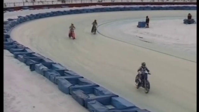 ЧЕМПИОНАТ РОССИИ. ГОНКИ НА ЛЬДУ. КЛАСС 500СМ3 2 ЭТАП.2 серия заездов. смотреть онлайн