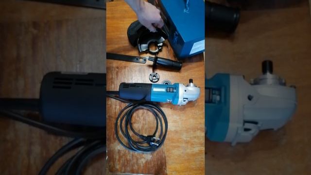 УШМ Makita 9565CVK, 1400 Вт, 125 мм. смотреть онлайн