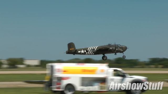 Warbird Extravaganza! Jets, Fighters, and Bombers - EAA AirVenture Oshkosh 2016 смотреть онлайн