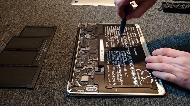 Macbook Air A1466 battery replacement смотреть онлайн