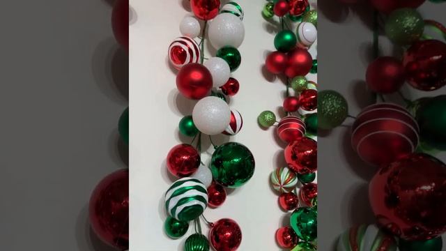 Raz 4' Green, Red, and White Mixed Ball Christmas Garland G4032704 смотреть онлайн