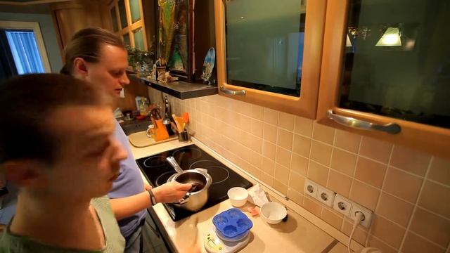 Как сварить натуральное мыло из мыльной основы? DIY Видео урок. смотреть онлайн