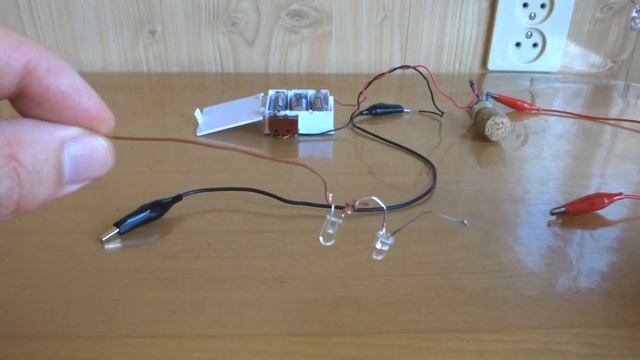 МИГАЛКА из СВЕТОДИОДОВ ПОЛИЦЕЙСКАЯ (Без микросхем и транзисторов) смотреть онлайн