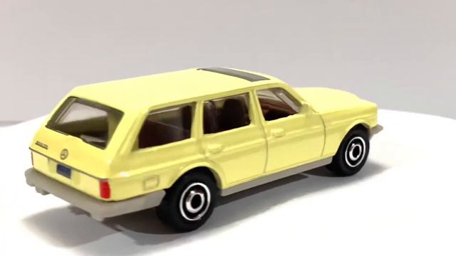 Matchbox 1980 Mercedes-Benz W123 Wagon смотреть онлайн