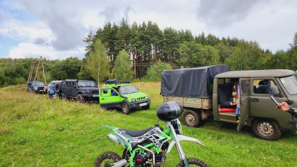 Jimny, Wrangler, Defender, Discovery 3 и Буханка - off-road вдоль реки Тверца.