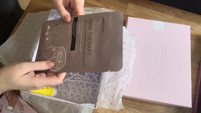 И снова Beauty Box от LookFantastic , Февраль 2022 смотреть онлайн