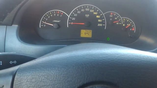 Priora,приора 8 лет машине, обороты не опускаются