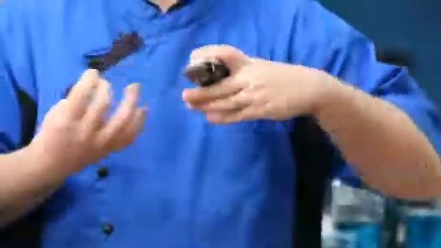 How to Trim the Eyebrows Using a Hair Clipper смотреть онлайн