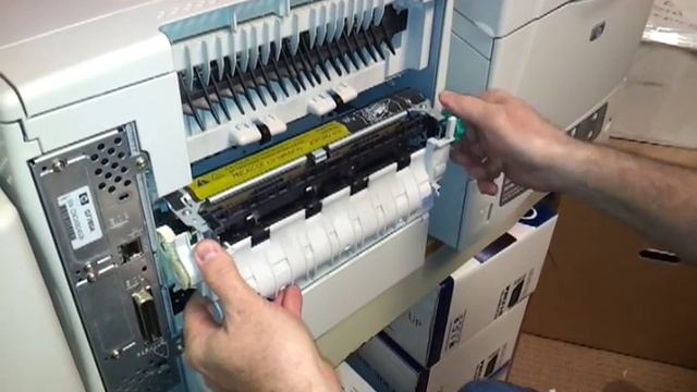 how to pull the back off an HP 4240 printer to clear paper jam смотреть онлайн