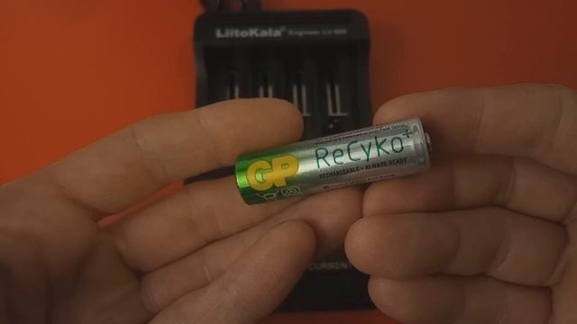 ЗАРЯДНОЕ УСТРОЙСТВО ДЛЯ АККУМУЛЯТОРНЫХ БАТАРЕЕК Liitokala Lii-500 с Алиэкспресс Обзор смотреть онлайн