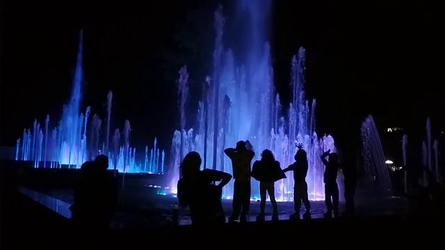 Фонтан с музыкой в Краснодаре. Очень красиво. смотреть онлайн