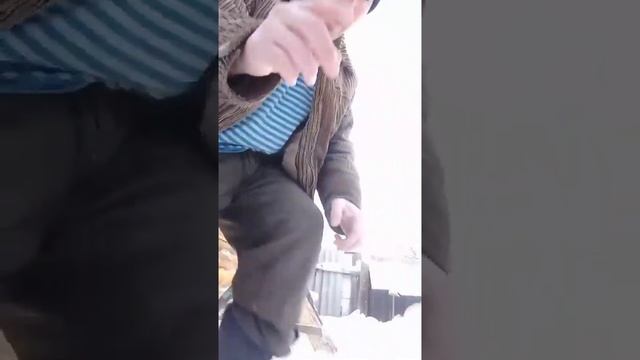 Минус 33 градуса Мороза.Советская Пила Дружба-2.Козёл для распилки дров. Закалка.Экономия газа.Спор смотреть онлайн