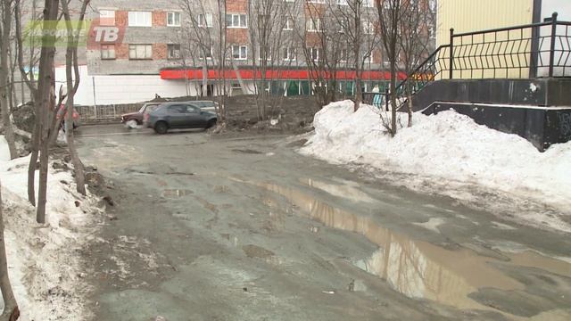 Ежегодная огромная лужа в центре города смотреть онлайн