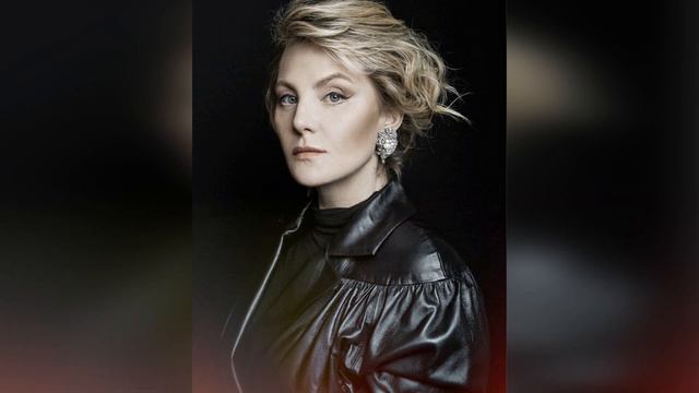 Рената Литвинова гуляет по Парижу в наряде за несколько тысяч евро смотреть онлайн