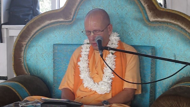 ЕС Бхактивайбхава Свами | О важности поклонения Божествам