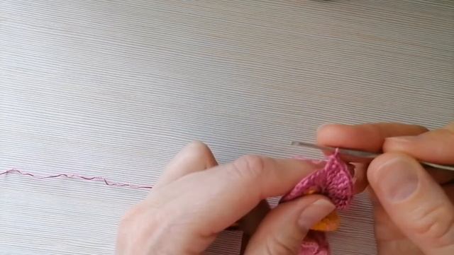 Вязание красивого цветка ИРИС крючком 2 ЧАСТЬ ВИДЕО/Knitting a beautiful IRIS flower 2partofthevide смотреть онлайн