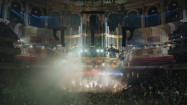 Watch Bonobo and organist Anna Lapwood perform 'Otomo' live at the Royal Albert Hall смотреть онлайн