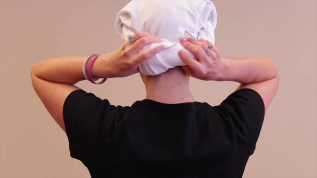 How To Plop Hair, Wrap Hair, And Scrunch Hair Using Hair Repear The Ultimate T-Shirt Hair Towel