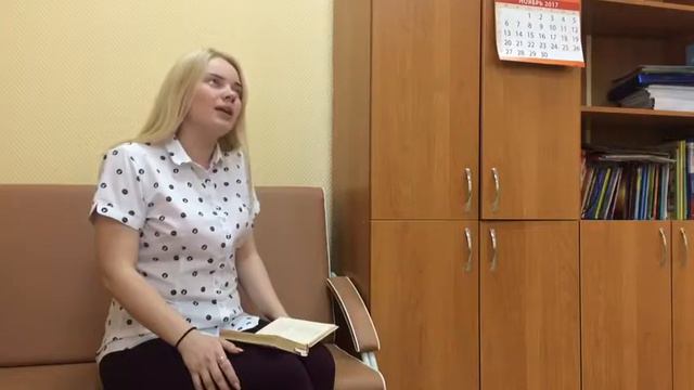 Страна читающая - Кира Фефелова читате произведение М.Цветаевой "В огромном городе моем ночь" смотреть онлайн