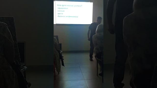 Надо что-то менять в этой жизни смотреть онлайн