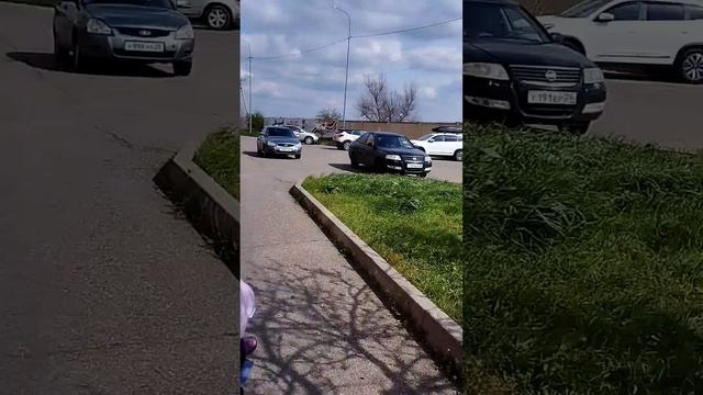 У нас опять сильный ветер# уговорила Анютку убрать челку в хвост? смотреть онлайн