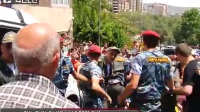 Բախում Երեւանի կենտրոնում 23 jun 2014 смотреть онлайн