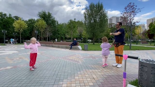 Армения/Ереван: гуляем по парку; ветрянка, салют в Москве смотреть онлайн