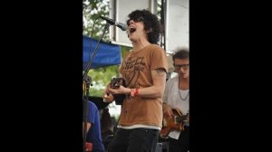 Певида с андрогинной внешностью - Лаура Перголицци. LP.