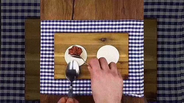 Замечательный пирог с фаршем и сыром смотреть онлайн