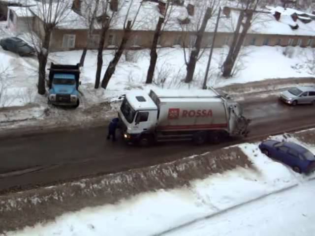 Мусоровоз спасатель ЗИЛа смотреть онлайн