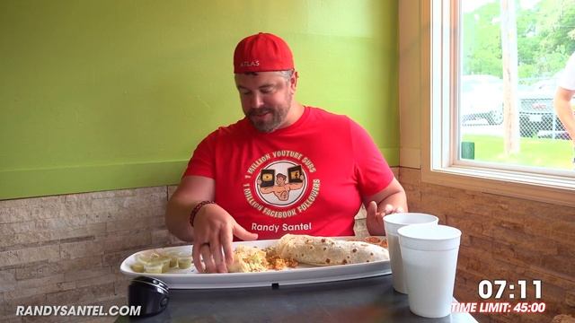 Undefeated Supreme "Anaconda" Mexican Burrito Challenge!! смотреть онлайн