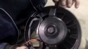 Как разобрать вентилятор печки. Как устранить свист вентилятора отопителя салона Skoda Octavia a7.