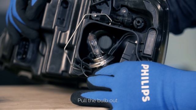 How to replace headlight bulbs on your Volkswagen Polo V смотреть онлайн