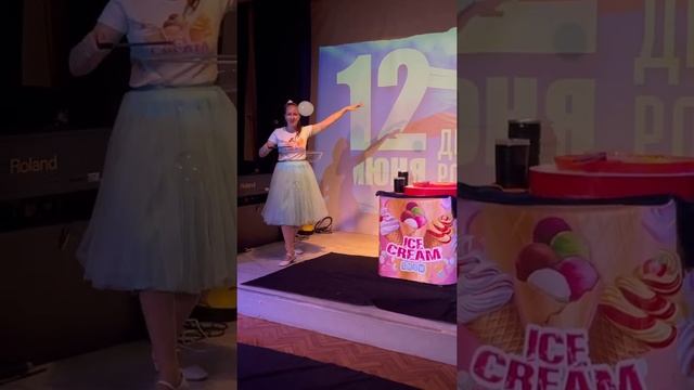 Трюки с мыльными пузырями. Актриса Марина Коваль смотреть онлайн