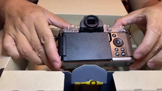 REVIEWING what's inside the NIKON Z FC Camera Kit Let's Unbox it! | WEEKEND #06 смотреть онлайн