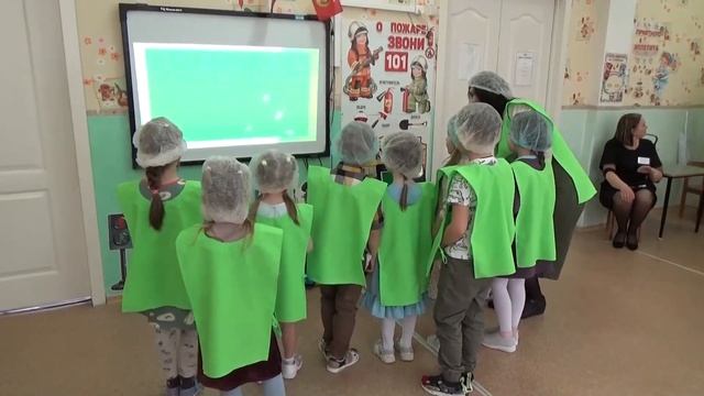 Видео с открытого занятия по познавательной деятельности "Сортируем мусор - Бережём Землю!" смотреть онлайн