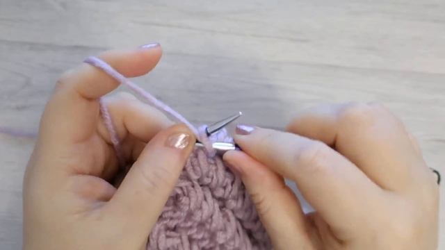 ШАПКА ЖЕНСКАЯ С ОТВОРОТОМ. УЮТНАЯ И УДОБНАЯ. МК. Вязание спицами смотреть онлайн