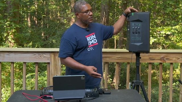 Using the Mackie Thump Go with Pioneer Rev1 and DJay Pro on an iPad for a completely portable syste смотреть онлайн