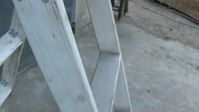 Самодельная деревянная лестница - стремянка. смотреть онлайн