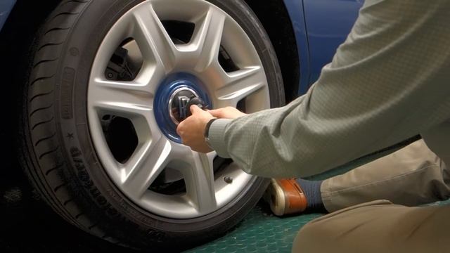 How To Remove And Replace Rolls-Royce Center Caps (2010 And Above)