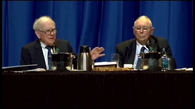 "The Oracle of Omaha and his Partner on the Future of Retail with Amazon" Buffett and Munger's смотреть онлайн